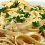 Fettuccine con Apio: Una receta fresca y llena de sabor